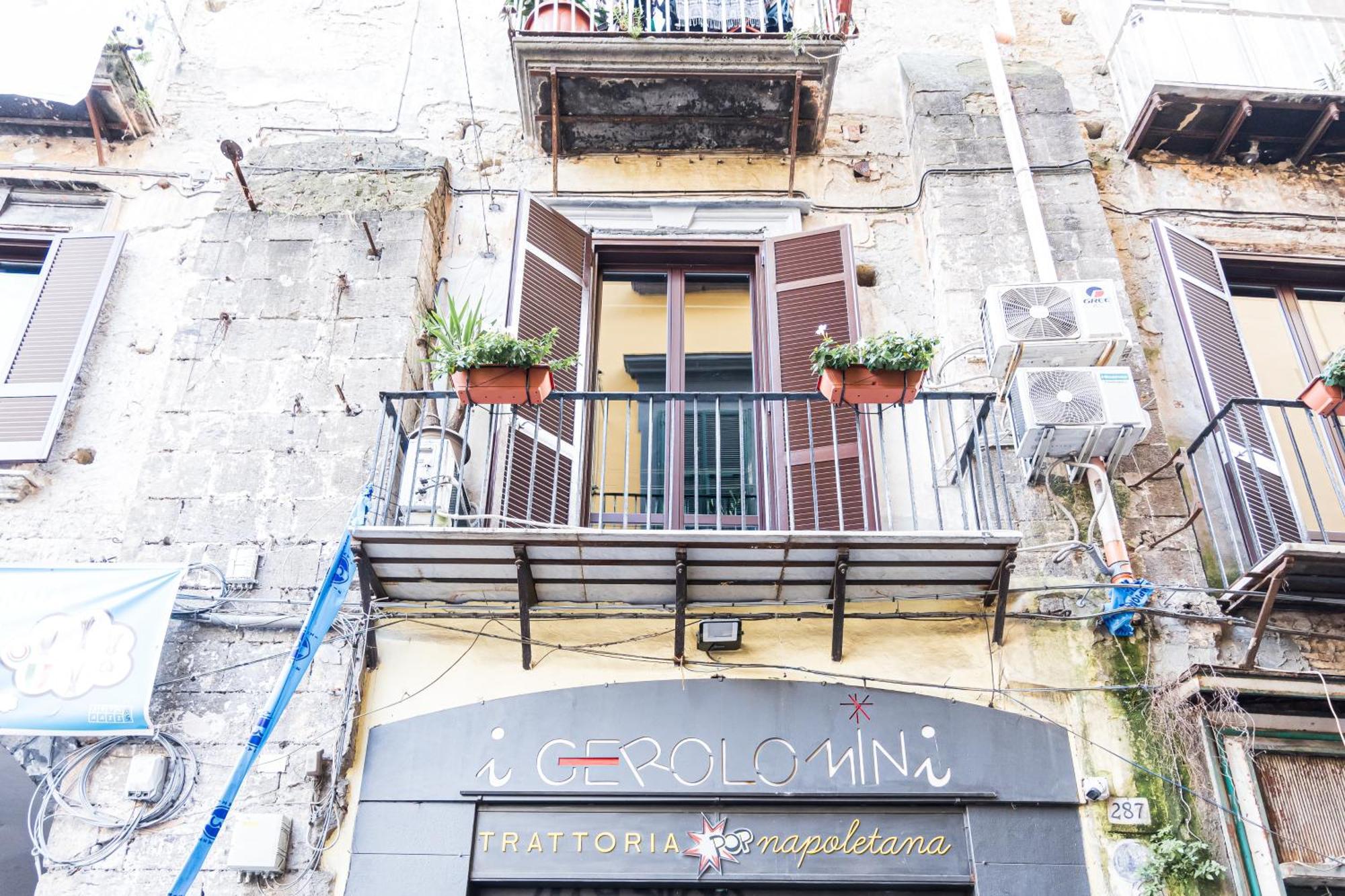 La Maschera Di Pulcinella Napoli Esterno foto